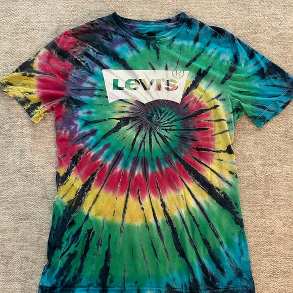 Levi, Aaliyah, and TLC shirts, lot of 3! - Picture 2 of 13